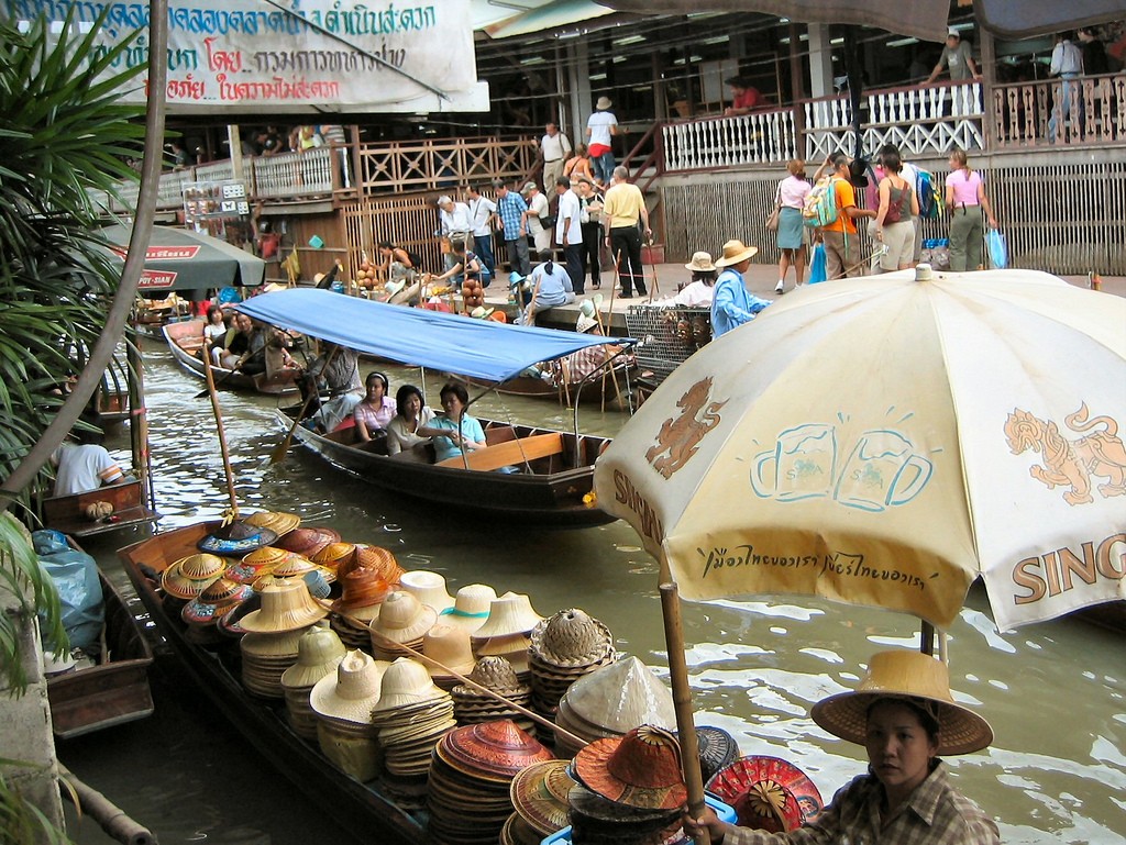 excursión mercado flotante tailandia en familia
