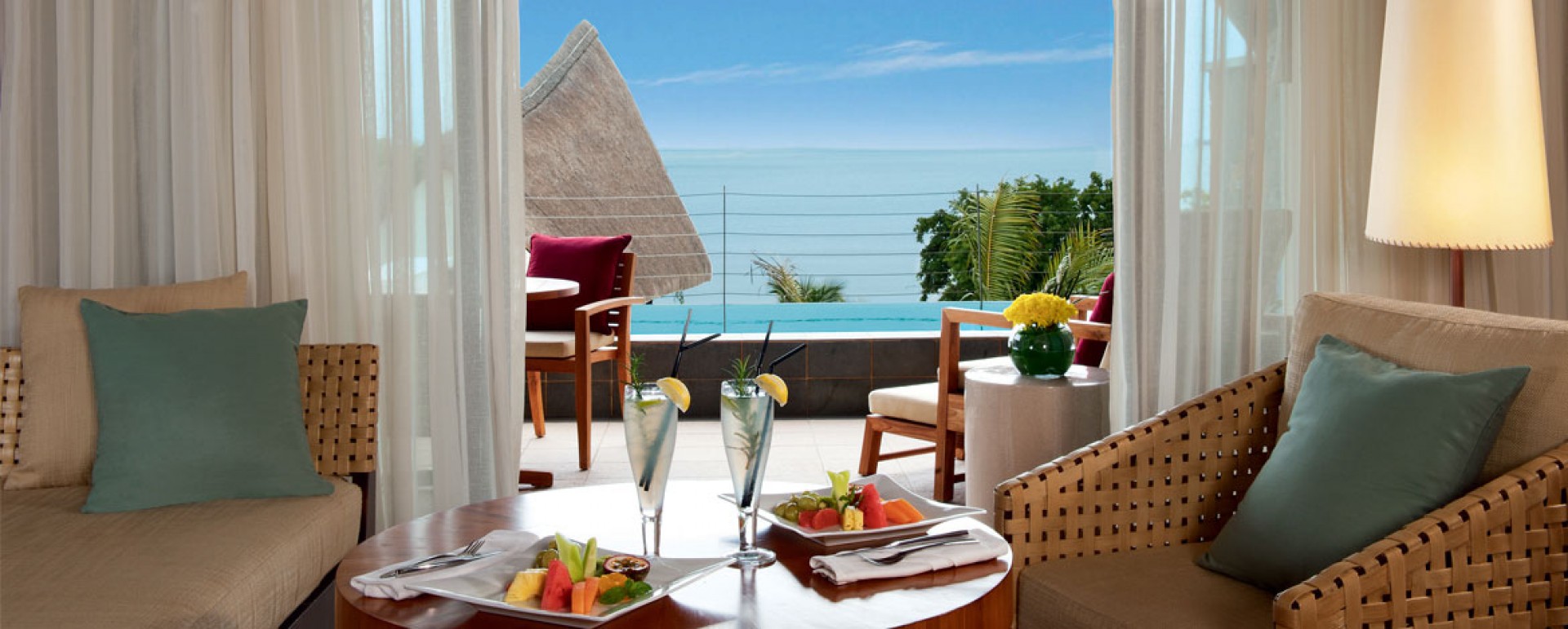 Angsana-Balaclava-Mauritius-Acc-Deluxe-Pool-Suite-Img3-1170x470_LdHmN.jpg