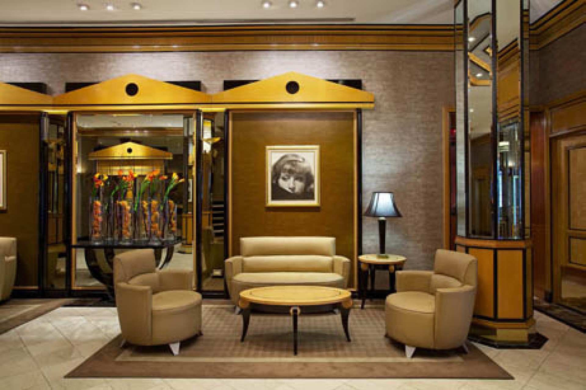 Lobby-Hotel_Metro_i0IJV.jpg