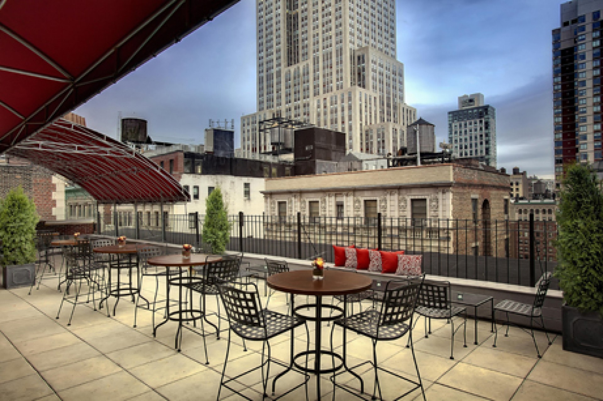 Metro_Rooftop_M_NrclX.jpg