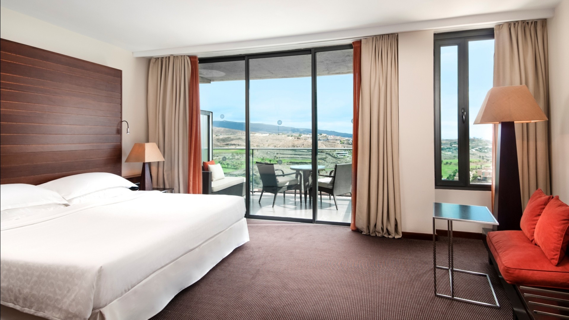 Premier-Room-1600x900_yCxCb.jpg