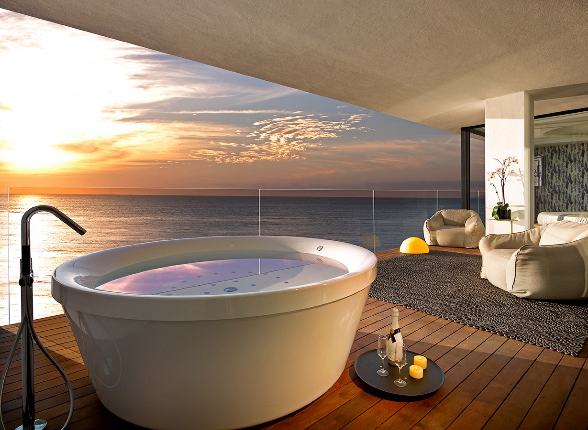 Rock_Star_Suite_jacuzzi_terrace_Aaj7Y.jpg