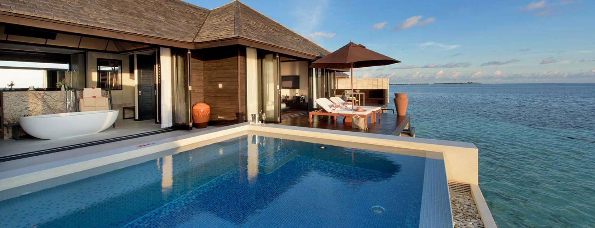 Sunset-Water-Villa_03_4oGei.jpg
