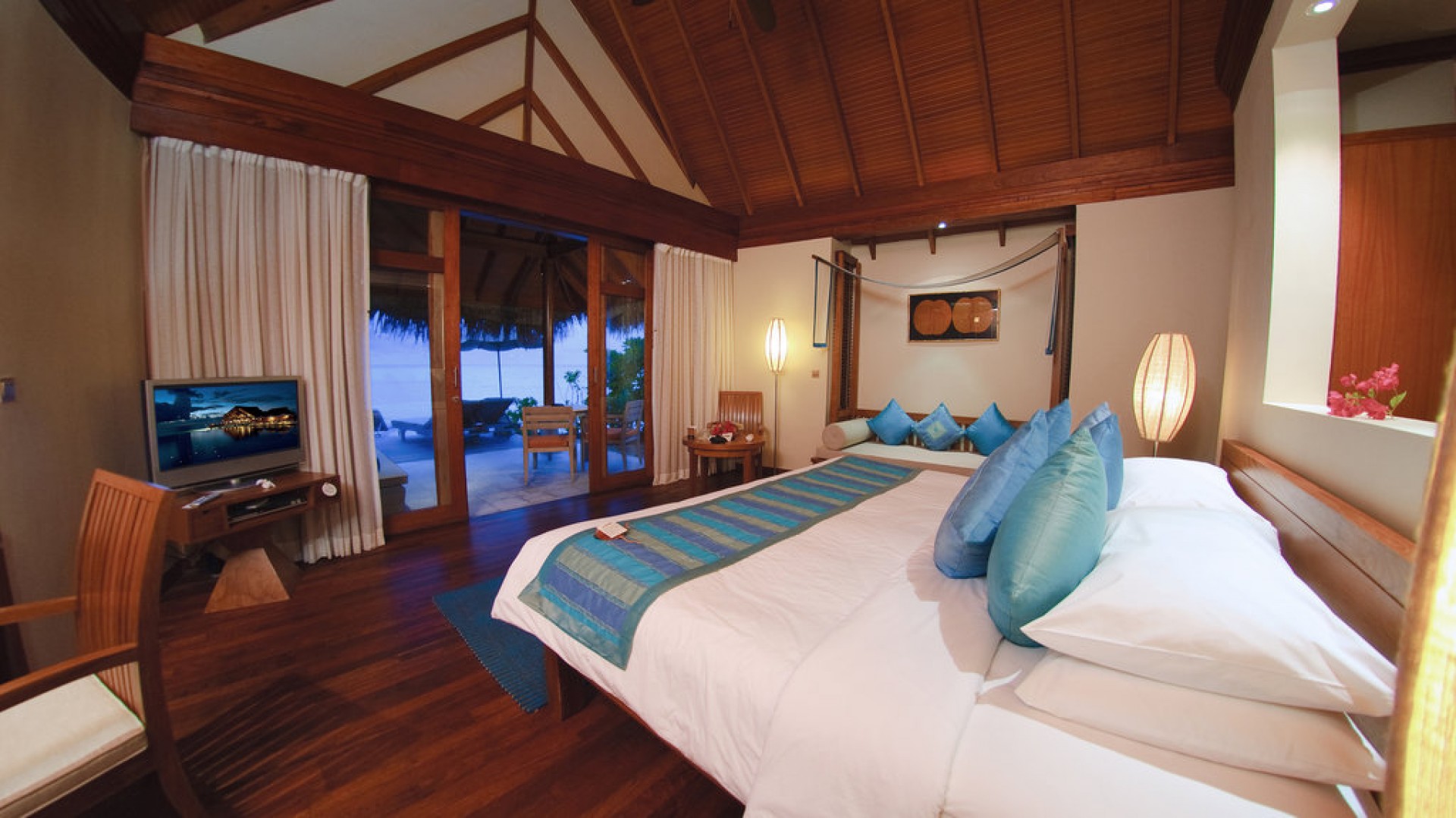 Sunset_Beach_Villa_Interior_R_mp7hK.jpg
