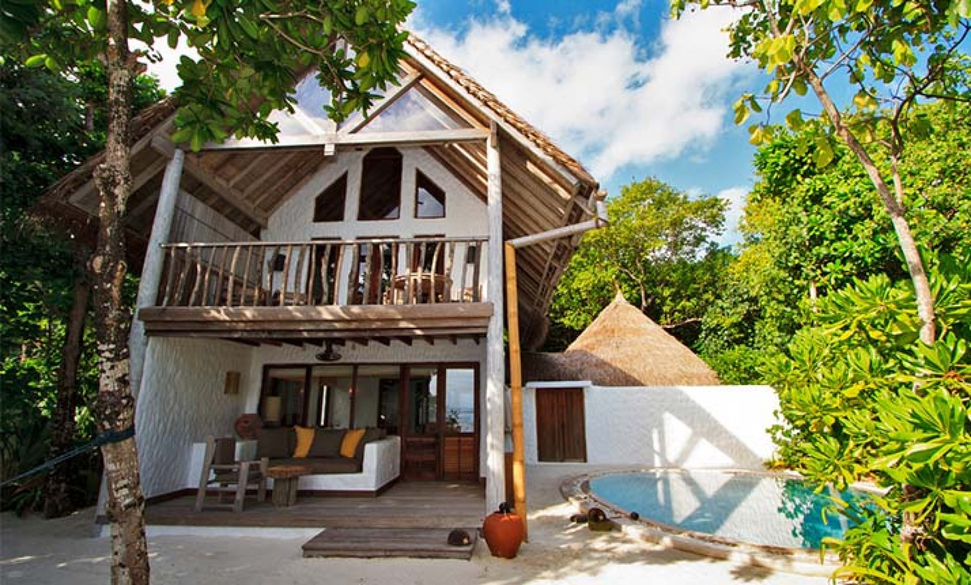 cruesoe-villa-2-bedroom-with-pool-1_267_657_a2xrQ.jpg
