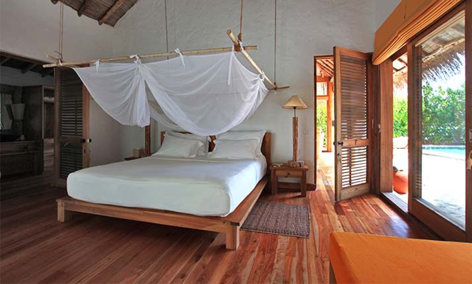 crusoe_suite_three_bedroom_with_pool_bedroom_267_670_sQePN.jpg