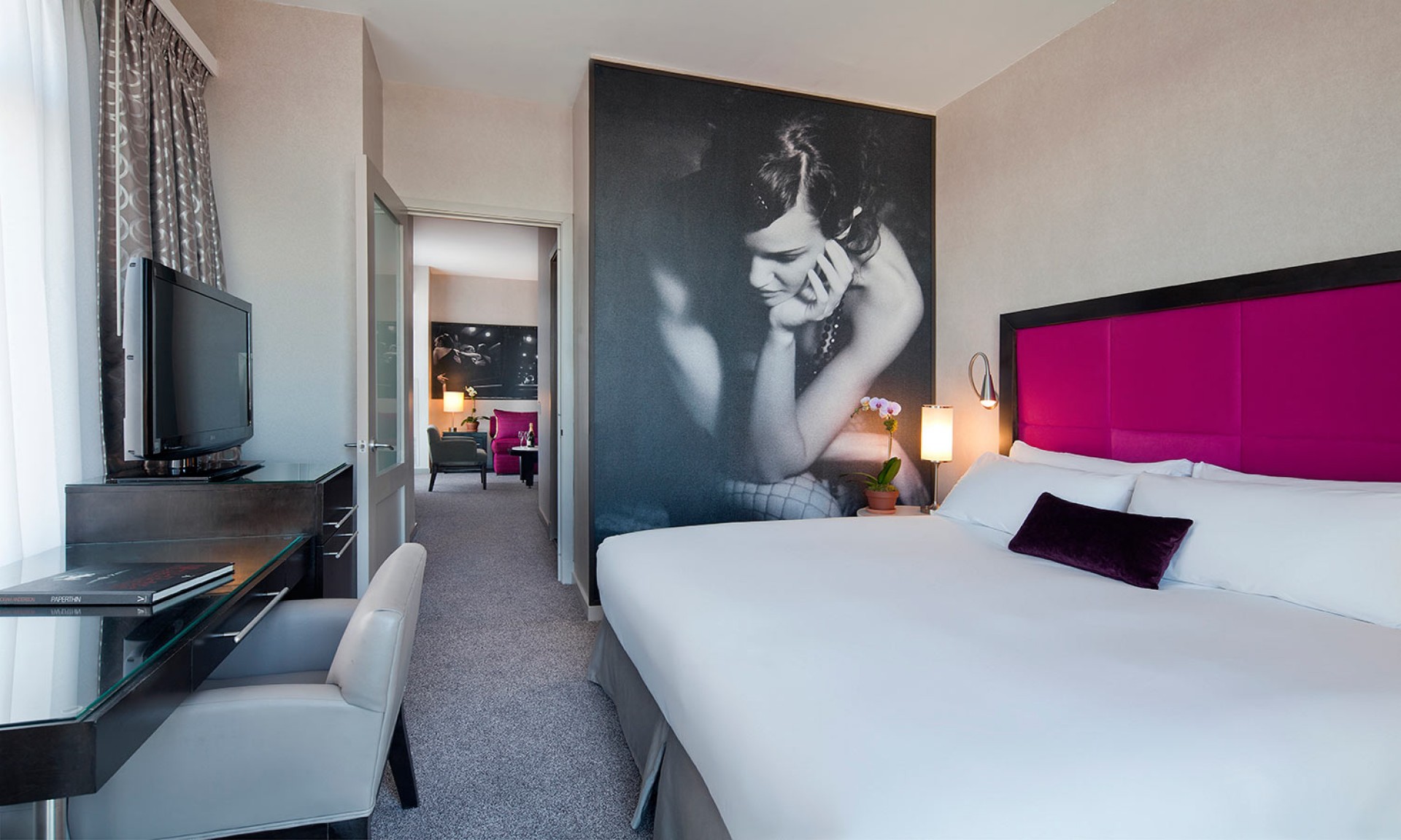 gansevoort-suite-bedroom-1500x900-3_3XVJw.jpg