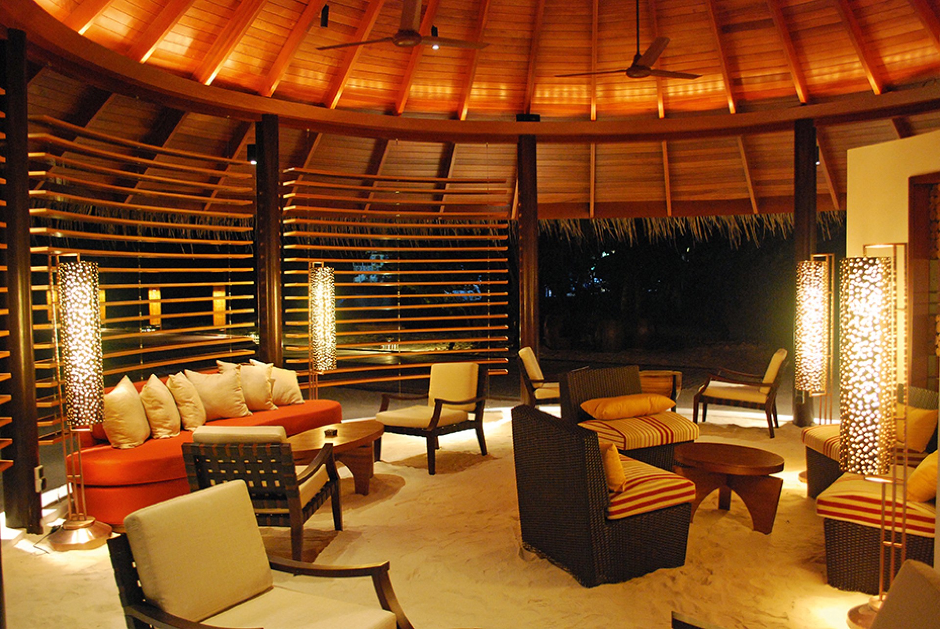 halaveli-maldives-architecture-4_UnOho.jpg