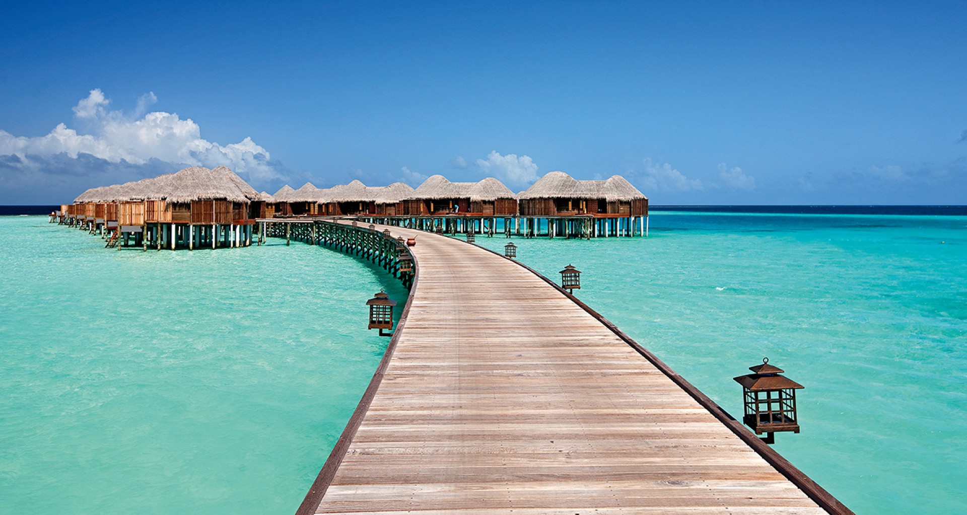 halaveli-maldives-architecture-water-villas-1_OORA0.jpg