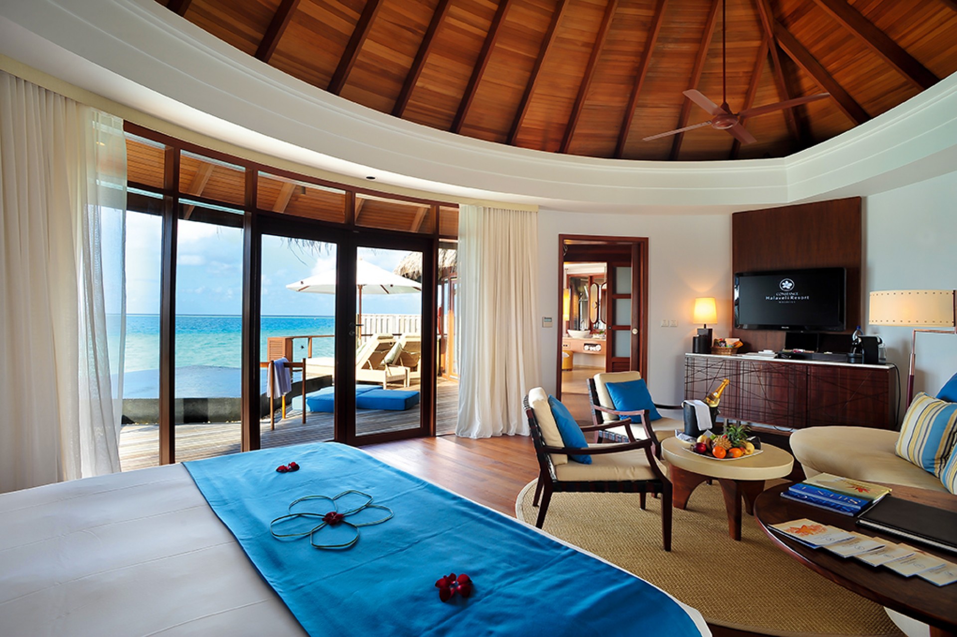halaveli-maldives-water-villa-19_FGvO2.jpg