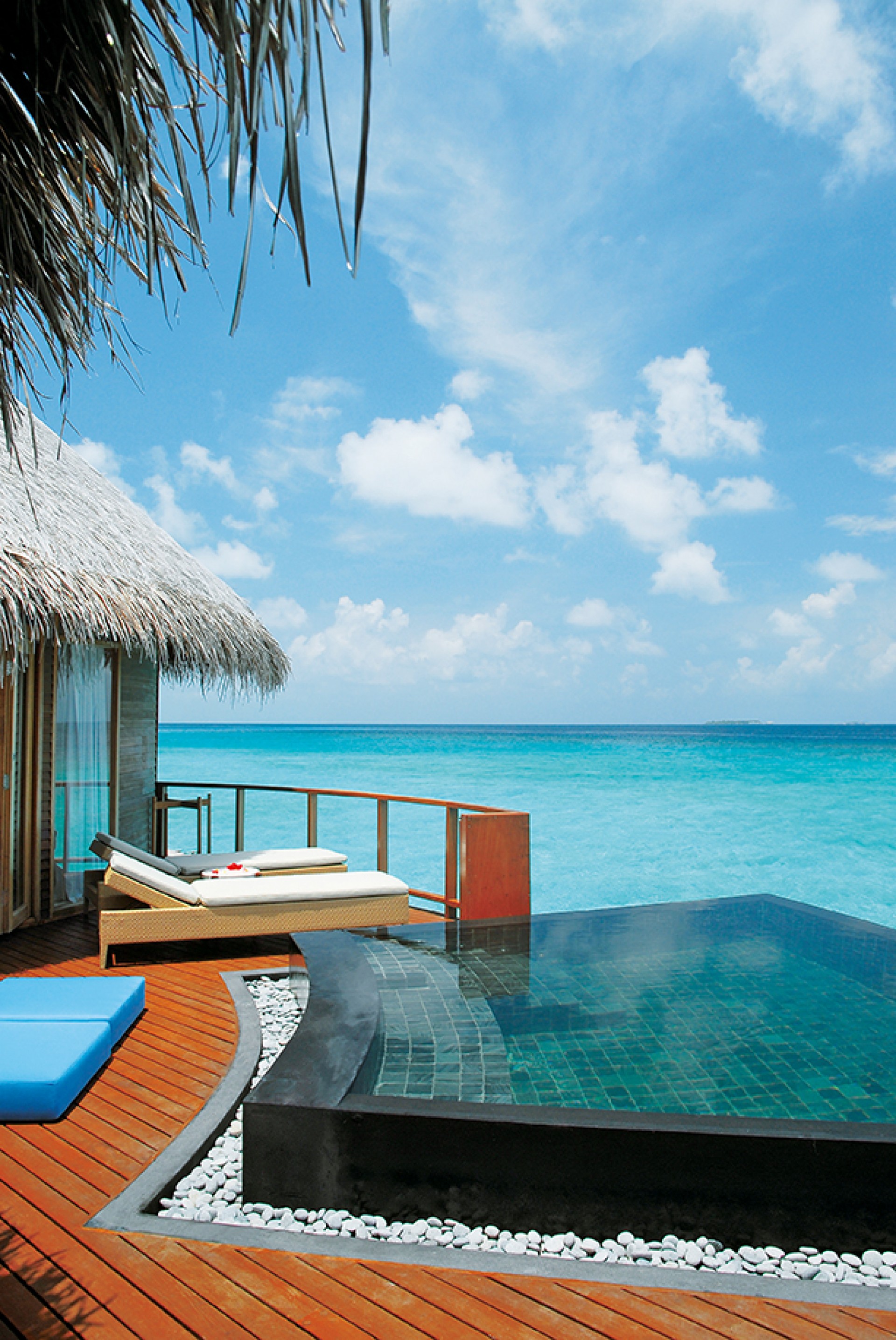 halaveli-maldives-water-villa-4_xWAVJ.jpg