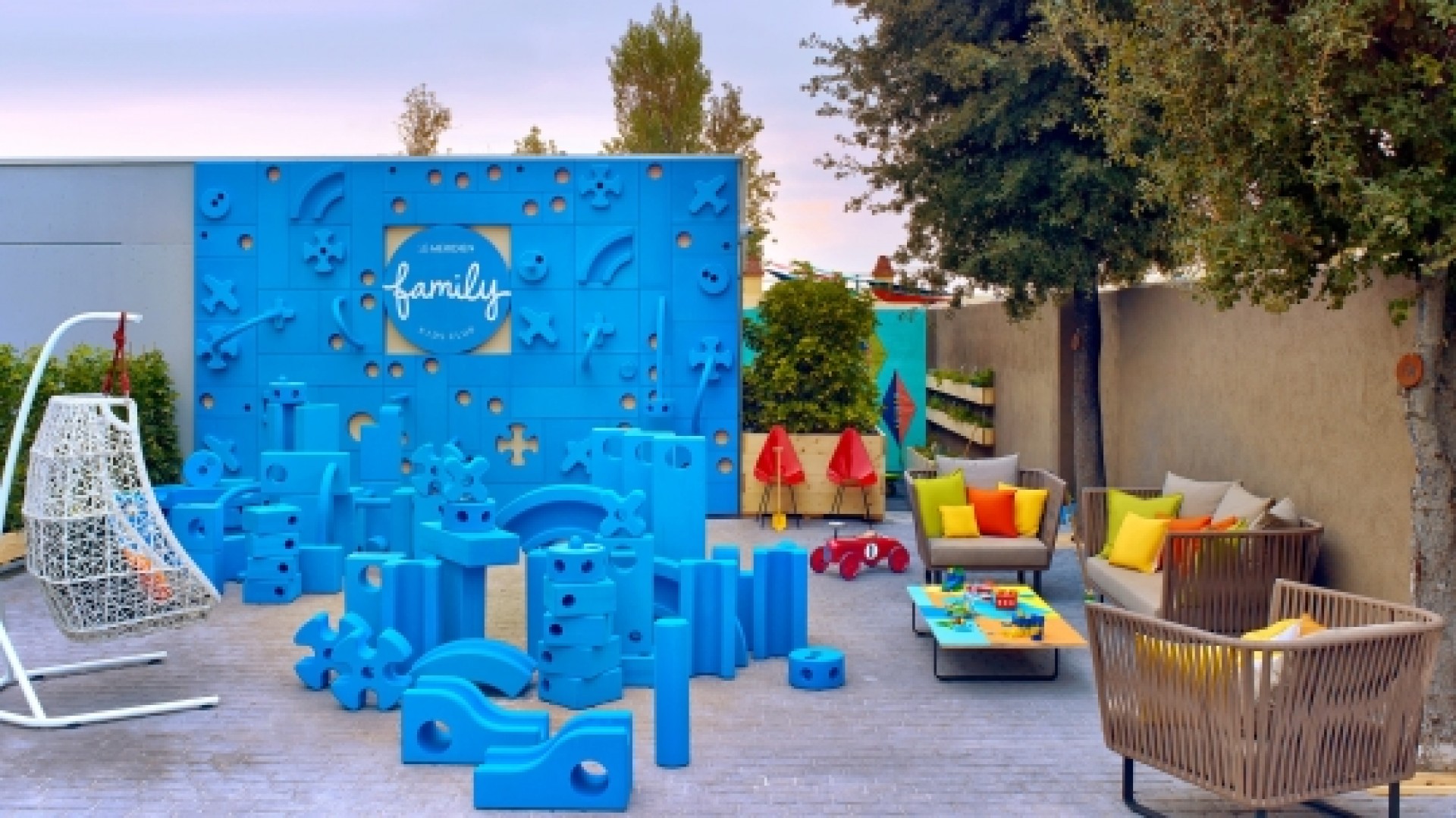 mer3037ag-162485-LM-Ra-Kids-Club_tAGv4.jpg