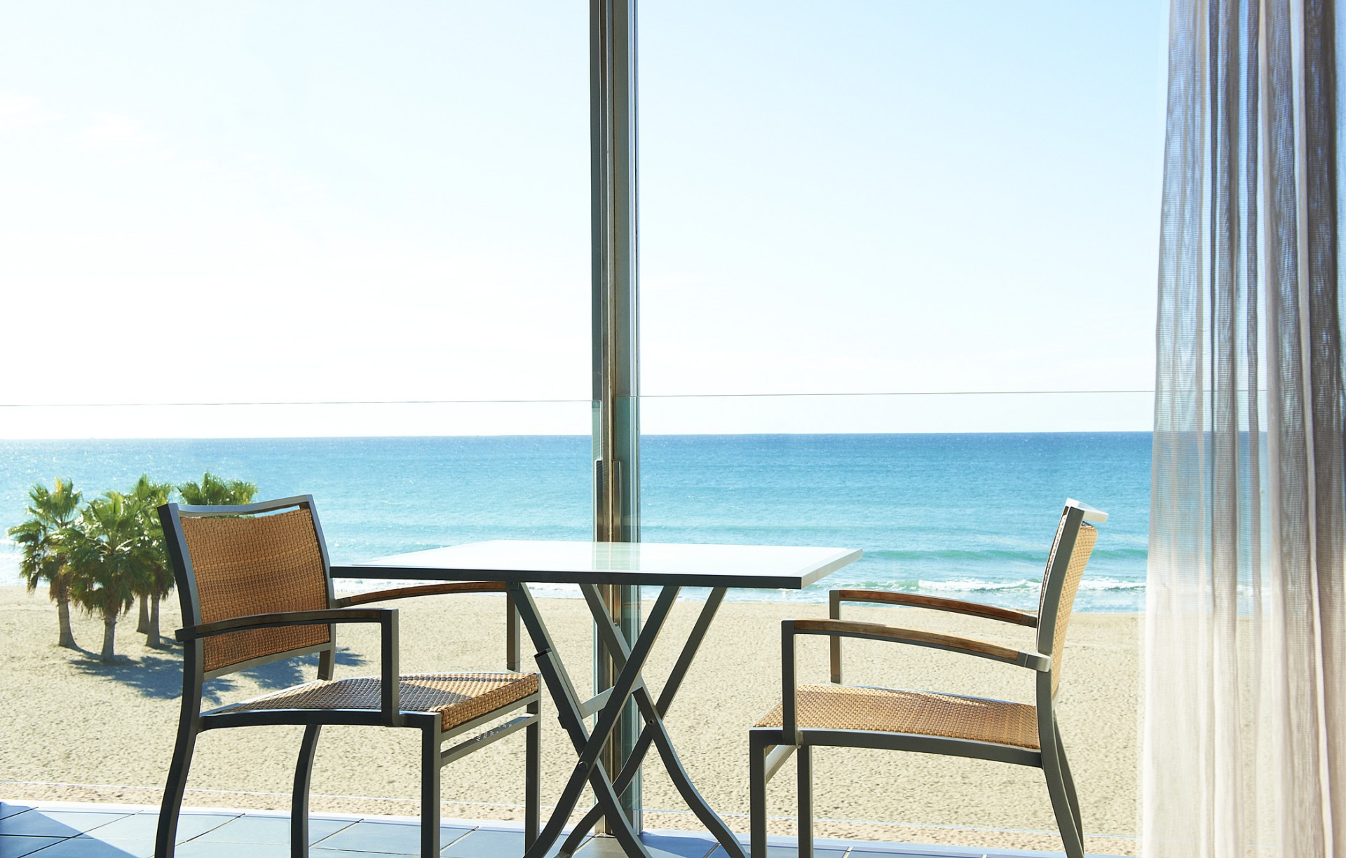 mer3037gr-112043-Premium_Room_-_view_icbHL.jpg