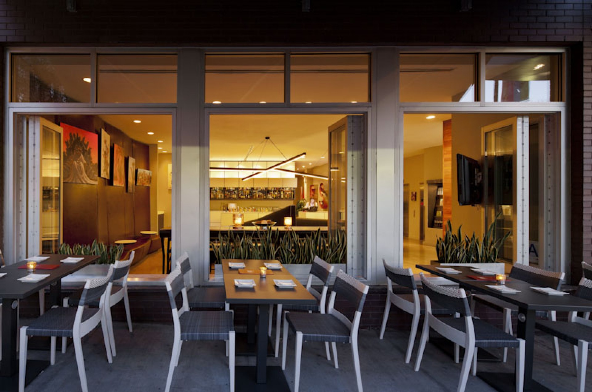 nu_hotel_brooklyn_Bar_exterior_evening1_UK9ex.jpg