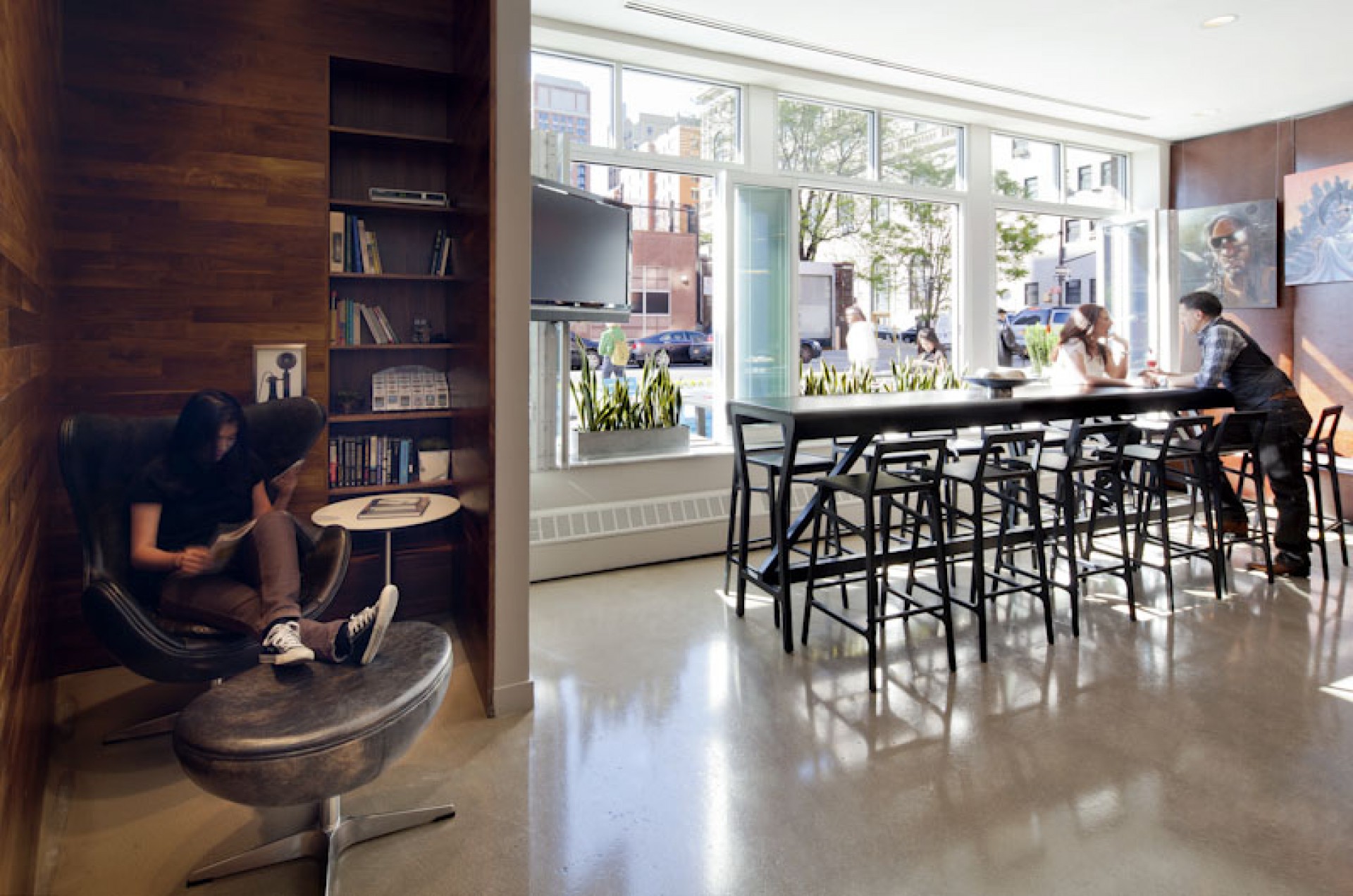 nu_hotel_brooklyn_Bar_interior_longtable_CDLPk.jpg