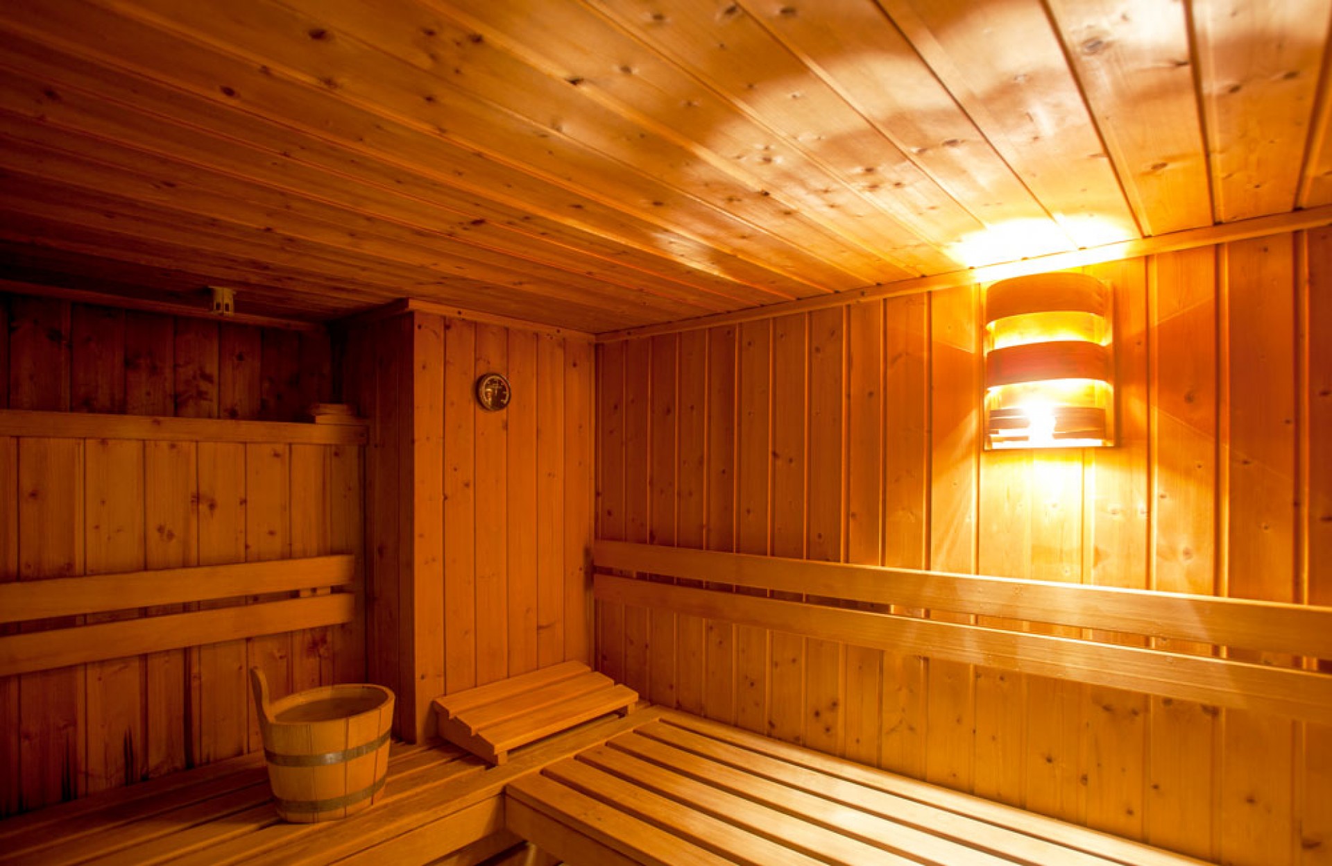 sauna-01_WY8Bj.jpg