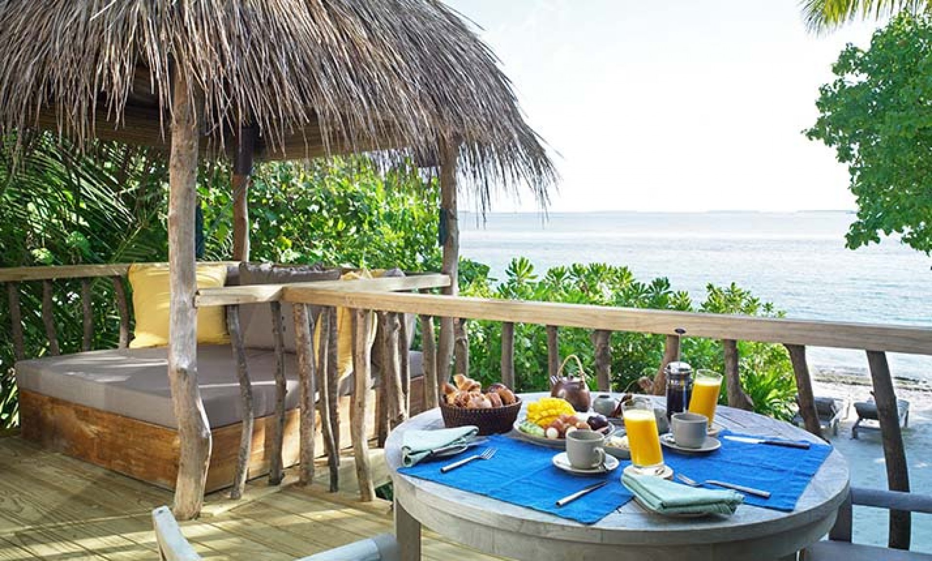 soneva-fushi-villa-2-bedroom-with-pool-2_267_681_H8J2n.jpg
