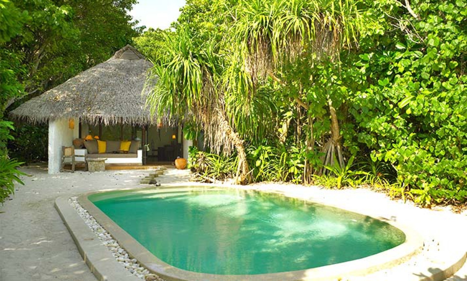 soneva-fushi-villa-with-pool-1_267_689_fqwzq.jpg